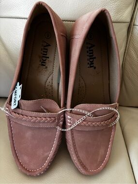 Women's Pink Suede Comfort Moccasin Loafers.  NWT.  Size 9